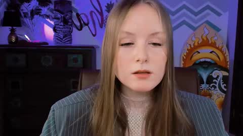 Vivien online show from 02.22.25