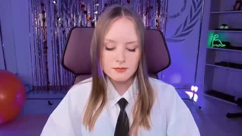 Vivien online show from 03.09.25