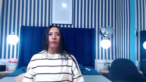 Vivian  online show from 02.21.26