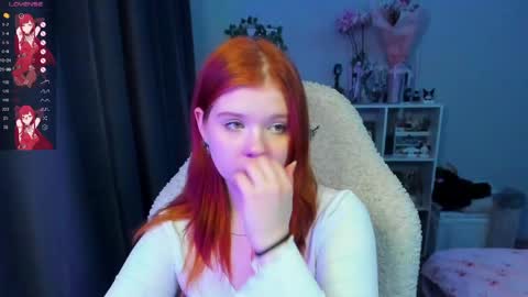 Snapshot of vivy_ chatting on 06.06.26 chatur babes online show from 06.06.26
