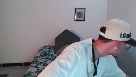 Snapshot of vlad__night chatting on 02.25.26 Vlad online show from 02.25.26