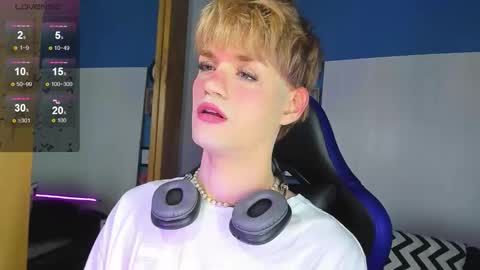 Snapshot of vladhellsing4 chatting on 10.23.25 Vlad online show from 10.23.25