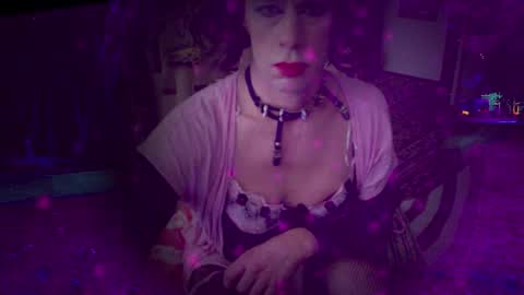 Snapshot of vladiskin chatting on 11.26.25 Violetta Elysia online show from 11.26.25