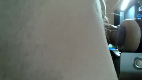 Snapshot of volleeier69 chatting on 04.17.26 volleeier69 online show from 04.17.26