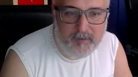 Snapshot of volpi72 chatting on 06.18.26 volpi72 online show from 06.18.26