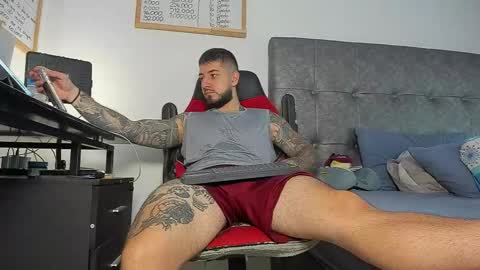 Snapshot of vyxen_ chatting on 02.28.26 vyxen_ online show from 02.28.26