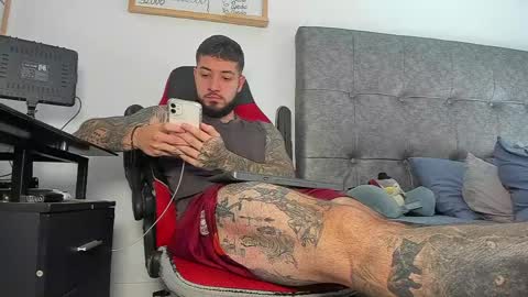 vyxen_ online show from 03.31.26