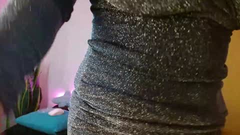 Snapshot of w_kittycat chatting on 01.30.25 kitty SUPORT ME AND MY BABY SINGLE MOMY online show from 01.30.25