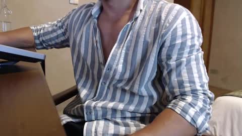 Snapshot of w_witcher chatting on 03.09.25 w_witcher online show from 03.09.25