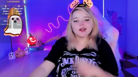   online show from 10.17.25