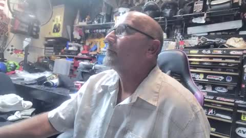 wakesblowinclouds online show from 10.29.25