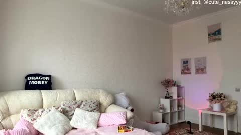 Mia online show from 04.17.26