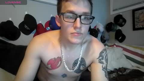 Snapshot of walkerbrett chatting on 11.11.25 walkerbrett online show from 11.11.25