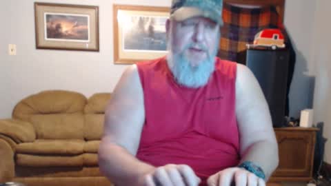 Snapshot of walkingbird chatting on 03.14.26 walkingbird online show from 03.14.26