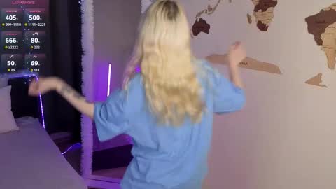 Snapshot of wandaalsbrook chatting on 02.11.26 Emi online show from 02.11.26