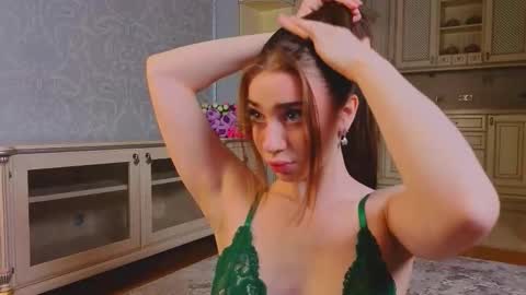 hello guys im Lilian online show from 09.17.25