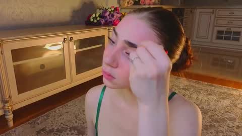 hello guys im Lilian online show from 09.25.25