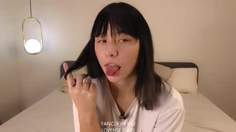 Snapshot of wanettabal chatting on 11.05.25 Betti online show from 11.05.25