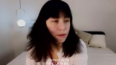 Snapshot of wanettabal chatting on 11.06.25 Betti online show from 11.06.25