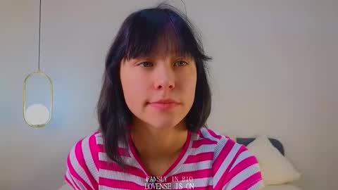 Snapshot of wanettabal chatting on 11.09.25 Betti online show from 11.09.25