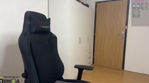 Snapshot of wannaseeyourface chatting on 10.05.25 new online show from 10.05.25