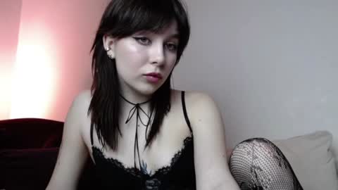 Snapshot of warm_june chatting on 01.17.25 June online show from 01.17.25