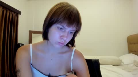 Snapshot of warm_june chatting on 02.04.25 June online show from 02.04.25