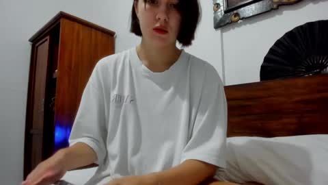 Snapshot of warm_june chatting on 03.04.25 June online show from 03.04.25