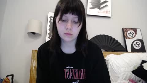 Snapshot of warm_june chatting on 01.15.26 June online show from 01.15.26