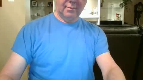 Snapshot of watchin_u_2 chatting on 02.22.26 watchin_u_2 online show from 02.22.26