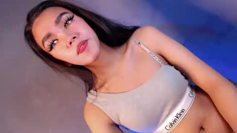 Isla Fox online show from 10.05.25