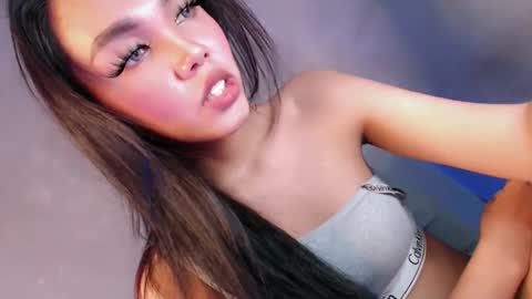 Isla Fox online show from 10.07.25