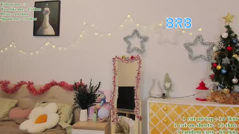 Snapshot of watermelon_sugar_ chatting on 01.11.25 Tess Pls support me with Can we reach 155 my favorite number online show from 01.11.25