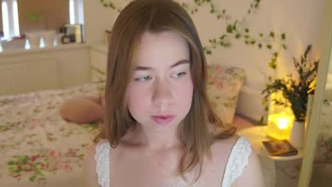 Snapshot of watermelon_sugar_ chatting on 11.01.25 Tess Pls support me with Can we reach 155 my favorite number online show from 11.01.25