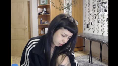 Mina online show from 11.16.25