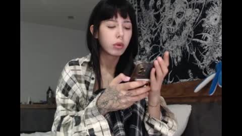 Snapshot of wavy_nights chatting on 06.18.26 Mina online show from 06.18.26