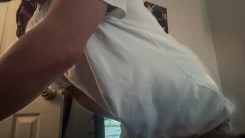 Snapshot of waynedangle chatting on 02.16.26 Mike Hunt online show from 02.16.26