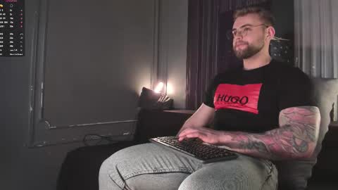 Snapshot of waynemiller_ chatting on 10.25.25 Wayne online show from 10.25.25