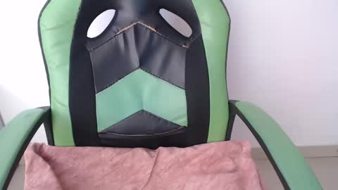 Trixie 3 online show from 04.14.26