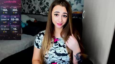 Snapshot of weakness4u chatting on 12.12.24 Maya online show from 12.12.24