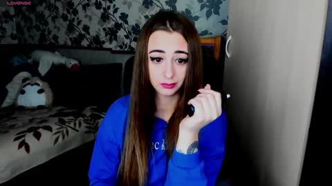 Snapshot of weakness4u chatting on 01.17.25 Maya online show from 01.17.25