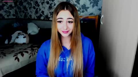 Snapshot of weakness4u chatting on 01.18.25 Maya online show from 01.18.25