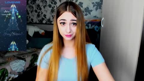 Snapshot of weakness4u chatting on 03.05.25 Maya online show from 03.05.25