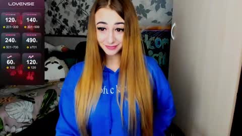 Snapshot of weakness4u chatting on 03.07.25 Maya online show from 03.07.25