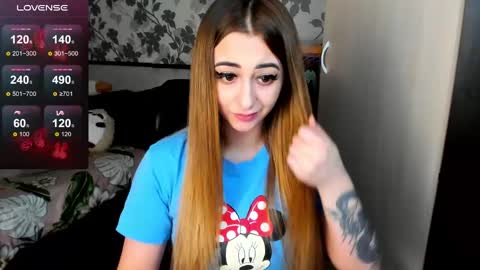 Snapshot of weakness4u chatting on 03.12.25 Maya online show from 03.12.25