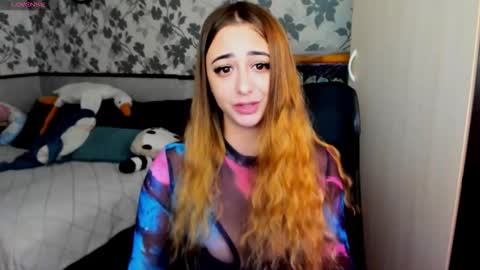 Snapshot of weakness4u chatting on 09.21.25 Maya online show from 09.21.25