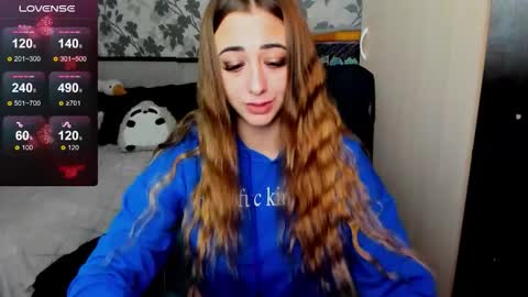 Snapshot of weakness4u chatting on 11.04.25 Maya online show from 11.04.25