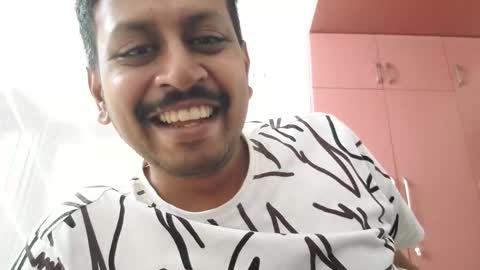 Snapshot of wearcondom chatting on 09.09.25 sexyguy online show from 09.09.25