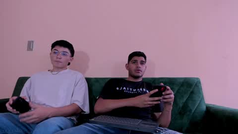 Jhonny Dick  his neighbors. online show from 01.07.25