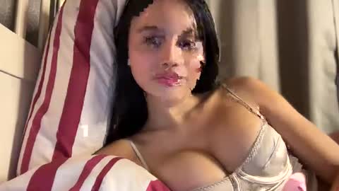 Snapshot of webcammaggie chatting on 10.26.25 Maggie online show from 10.26.25